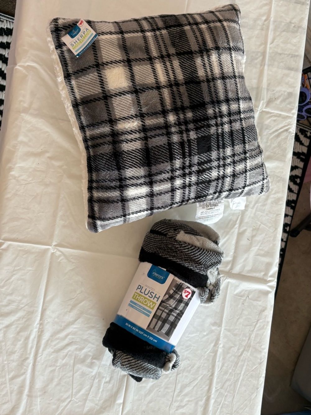 Plush Sherpa Throw Blanket - Black & Gray Plaid